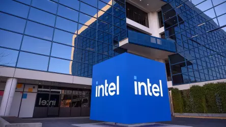 AMD утверждает, что сравнения Intel на CES не честны; Intel заявляет, что AMD продает устаревшие чипы — но обе компании используют запутанные приемы в маркетинге.