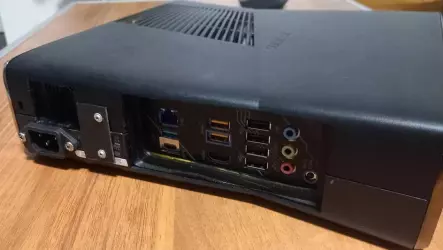 Это не Xbox 360, а замаскированный игровой ПК