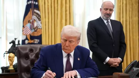 Трамп обдумывает ограничения на экспорт товаров, производимых с использованием американского ПО, в Китай