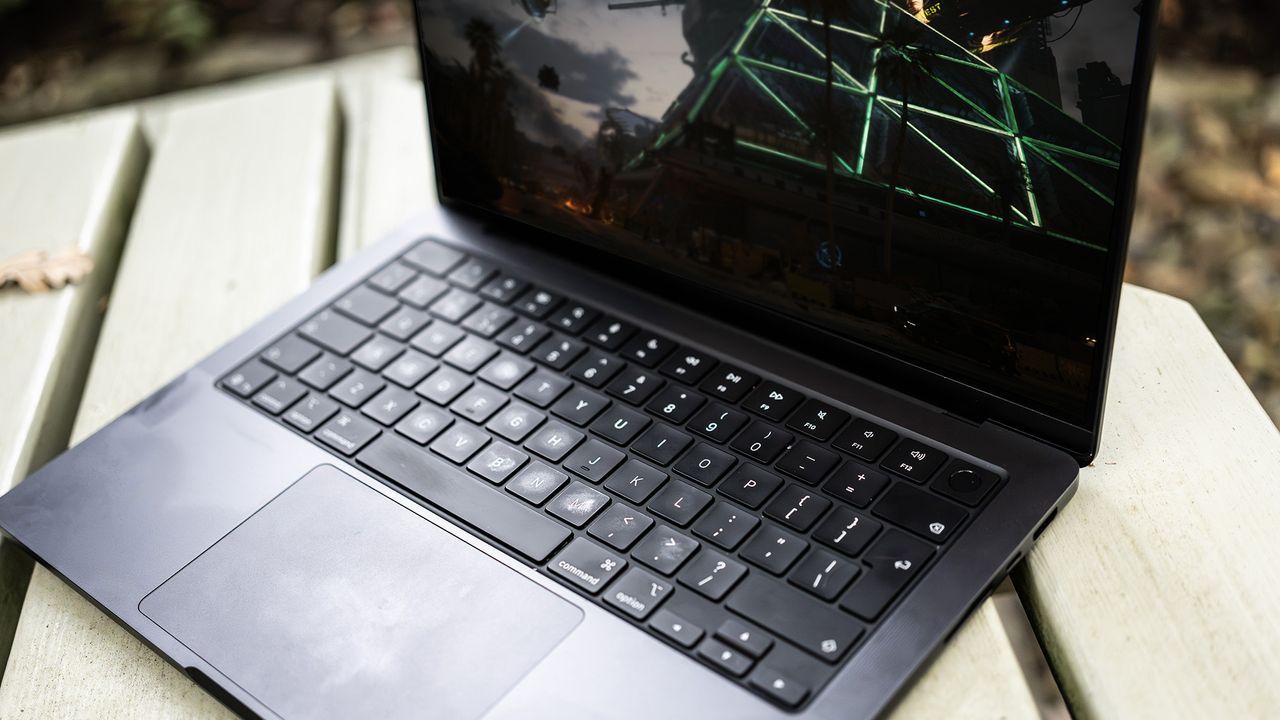 Неожиданный поворот: Intel может снова начать производить чипы для Apple, но теперь это будут Arm-совместимые процессоры серии M